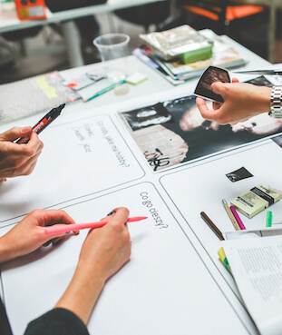 d'un groupe de travail sur ordinateur